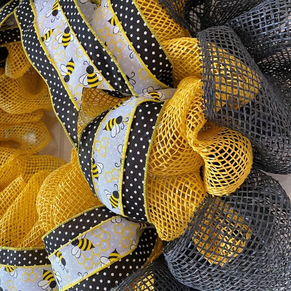 Handmade Honey Bee Wreath, Bee Home Decor, Spring Wreath - Picture 3 of 5